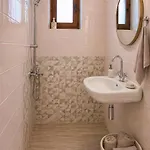 Guest House Hei Taka 4*