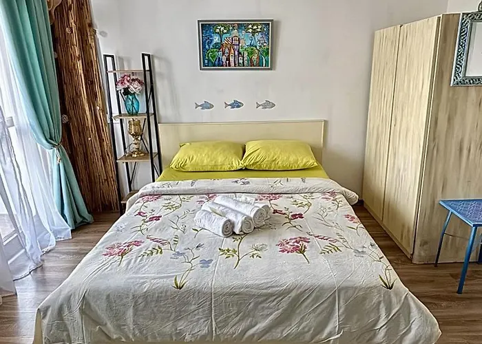 Hei Taka Къща за гости 4*