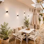 Art House Hei Taka Affittacamere 4*